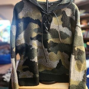 Rock & Republic Camo Print Lace-Up Hooded Sweater Size L